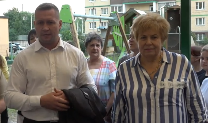 В поселке Зеленоградский прошла выездная встреча с жителями