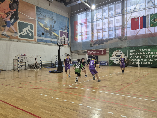 Школьная лига по стритболу продолжается. Игры проходят в ДС «Пушкино»