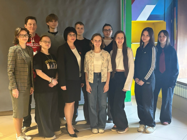 Молодёжный актив округа встретился с директором Образовательного центра №7 Яной Гальциной