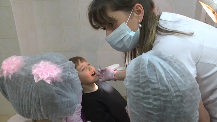 Экскурсию для школьников провели в стоматологической поликлинике №1 