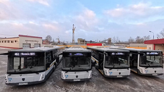 Четыре новых современных автобуса начали работу в округе