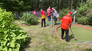 Забить в лунку. Областной фестиваль по мини-гольфу среди инвалидов Московской области состоялся