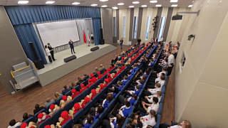 Глава округа Максим Красноцветов вместе с заместителями посетил молодёжный патриотический форум «Я-патриот»