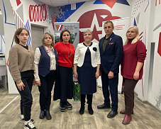 Орден Мужества, полученный посмертно, передали матери погибшего бойца.