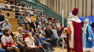 Новогоднее чудо. Коллектив ТРЦ "Акварель" поздравил подопечных "Виктории" с наступающим Новым годом