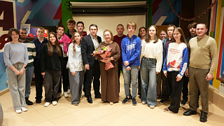 Диалог на равных. Пушкинский молодёжный актив встретился с директором Образовательного комплекса №8 Ириной Богачёвой