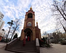 Божественную литургию в Троицком храме возглавил Епископ Сергиево-Посадский и Дмитровский Кирилл