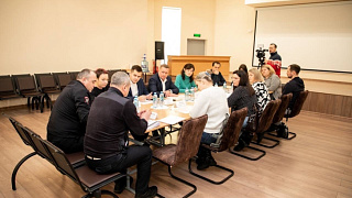 В Пушкино прошла встреча заместителей главы округа с родителями из Правдинского