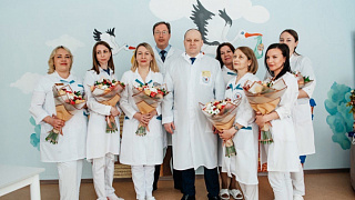 Максим Красноцветов поздравил неонатологов с профессиональным праздником