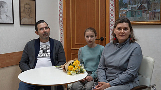 Творческий вечер семьи художников Коробкиных провели в Доме Дружбы