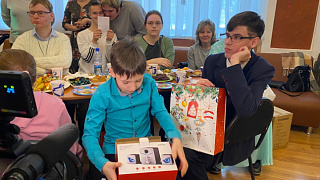 В кругу друзей. Для подопечных общественной организации "Виктория" провели Новогоднюю ёлку