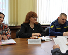 На должников теперь воздействуют и через работодателя. В налоговой инспекции прошла комиссия по этому вопросу