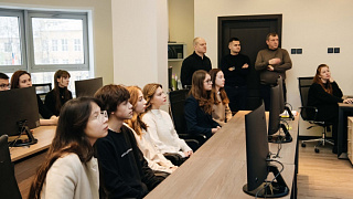 Глава округа Максим Красноцветов встретился с учащимися школ округа