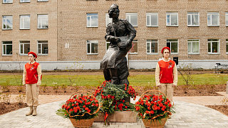 На территории клинической больницы имени профессора Розанова В.Н. открыли памятник военным медикам